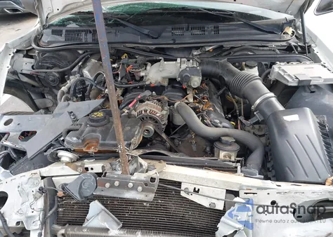 2011 Ford Crown Victoria Police Interceptor z USA, uszkodzony, nr VIN 2FABP7BV2BX159392